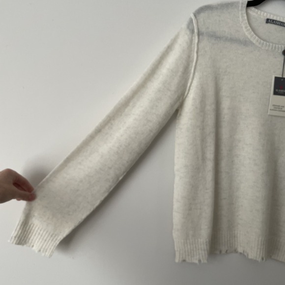 NWT Alashan 100% Merino Wool Distressed Crewneck Sweater Ivory Sz M Quiet Luxury - Picture 5 of 11